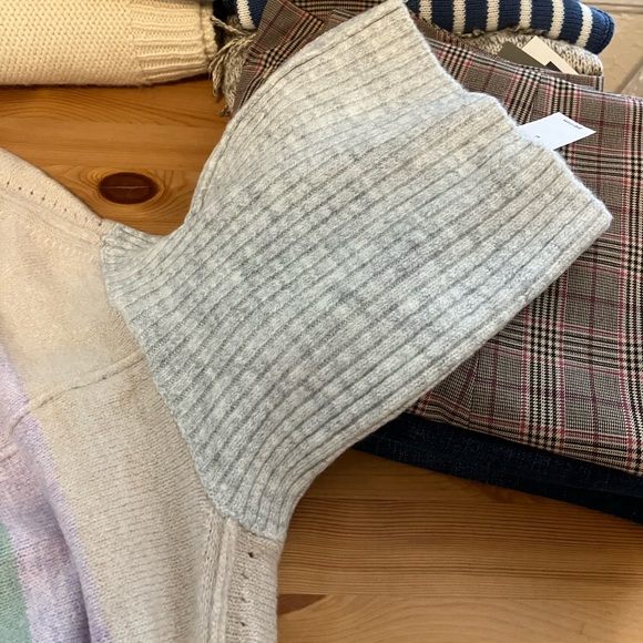 New with tag turtleneck - Picture 2 of 7